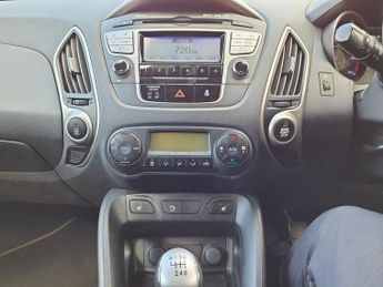 HYUNDAI IX35 1.7 CRDi Premium SUV 5dr Diesel Manual Euro 5 (s/s) (115 ps)