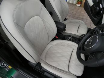 MINI Electric Hatch Cooper SE 32.6kWh Level 3 Hatchback 3dr Electric Auto (184 ps)