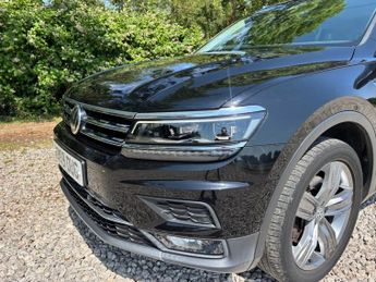 VOLKSWAGEN TIGUAN 2.0 TDI SEL SUV 5dr Diesel DSG 4Motion Euro 6 (s/s) (190 ps)