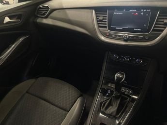 VAUXHALL GRANDLAND X 1.2 Turbo SRi Nav SUV 5dr Petrol Auto Euro 6 (s/s) (130 ps)