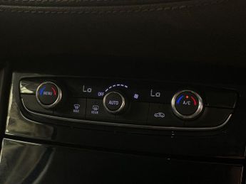 VAUXHALL GRANDLAND X 1.2 Turbo SRi Nav SUV 5dr Petrol Auto Euro 6 (s/s) (130 ps)