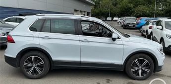 VOLKSWAGEN TIGUAN 2.0 TDI SE Navigation SUV 5dr Diesel DSG Euro 6 (s/s) (150 ps)