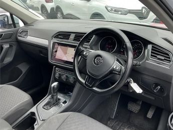 VOLKSWAGEN TIGUAN 2.0 TDI SE Navigation SUV 5dr Diesel DSG Euro 6 (s/s) (150 ps)
