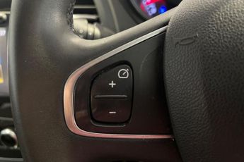 RENAULT CAPTUR 1.5 dCi ENERGY Iconic SUV 5dr Diesel EDC Euro 6 (s/s) (90 ps) Re