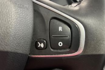 RENAULT CAPTUR 1.5 dCi ENERGY Iconic SUV 5dr Diesel EDC Euro 6 (s/s) (90 ps) Re