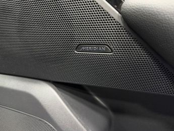 LAND ROVER RANGE ROVER VELAR 2.0 P250 S SUV 5dr Petrol Auto 4WD Euro 6 (s/s) (250 ps)