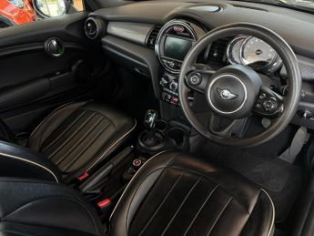MINI CONVERTIBLE 1.5 Cooper Convertible 2dr Petrol Steptronic Euro 6 (s/s) (136 p