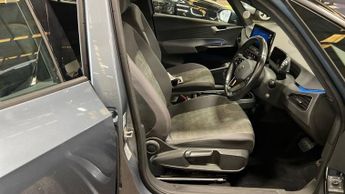 VOLKSWAGEN ID.3 Pro Performance 58kWh Life Hatchback 5dr Electric Auto (204 ps)