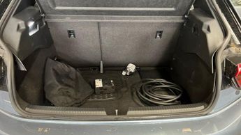 VOLKSWAGEN ID.3 Pro Performance 58kWh Life Hatchback 5dr Electric Auto (204 ps)