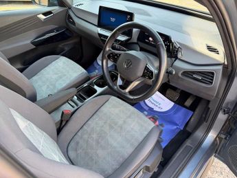 VOLKSWAGEN ID.3 Pro Performance 58kWh Life Hatchback 5dr Electric Auto (204 ps)
