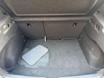 VOLKSWAGEN ID.3 Pro Performance 58kWh Life Hatchback 5dr Electric Auto (204 ps)