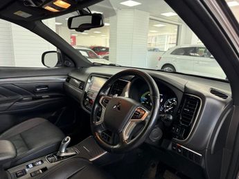 MITSUBISHI OUTLANDER 2.4h TwinMotor 13.8kWh 4h SUV 5dr Petrol Plug-in Hybrid CVT 4WD 