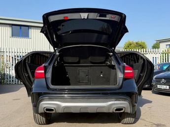 MERCEDES-BENZ GLA 2.1 GLA220d AMG Line (Premium) SUV 5dr Diesel 7G-DCT 4MATIC Euro