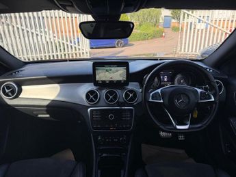 MERCEDES-BENZ GLA 2.1 GLA220d AMG Line (Premium) SUV 5dr Diesel 7G-DCT 4MATIC Euro