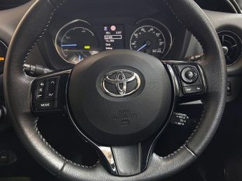 TOYOTA YARIS 1.5 VVT-h Icon Hatchback 5dr Petrol Hybrid E-CVT Euro 6 (s/s) (1