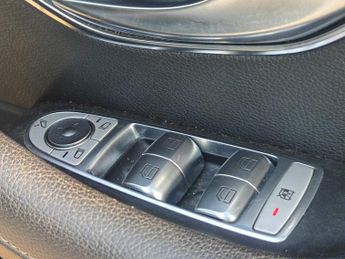 MERCEDES-BENZ E CLASS 2.0 E220d SE (Premium) Estate 5dr Diesel G-Tronic+ 4MATIC Euro 6