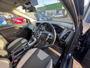 FORD FOCUS 1.6 Zetec Hatchback 5dr Petrol Powershift Euro 5 (125 ps)
