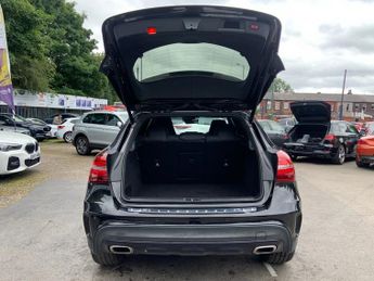 MERCEDES-BENZ GLA 2.1 GLA220d AMG Line (Premium) SUV 5dr Diesel 7G-DCT 4MATIC Euro