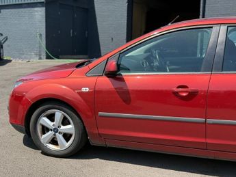 FORD FOCUS 1.6 Zetec Climate Hatchback 5dr Petrol Automatic (184 g/km, 99 b