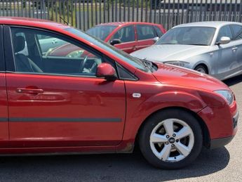 FORD FOCUS 1.6 Zetec Climate Hatchback 5dr Petrol Automatic (184 g/km, 99 b