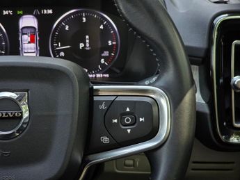 VOLVO XC40 2.0 D4 Inscription Pro SUV 5dr Diesel Auto AWD Euro 6 (s/s) (190