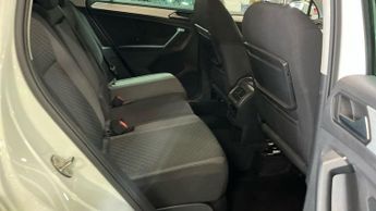 VOLKSWAGEN TIGUAN 2.0 TDI SE Navigation SUV 5dr Diesel DSG Euro 6 (s/s) (150 ps)