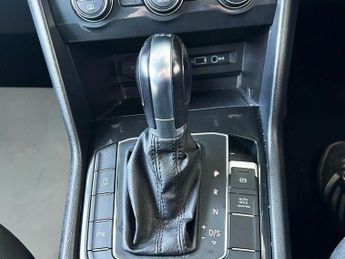 VOLKSWAGEN TIGUAN 2.0 TDI SE Navigation SUV 5dr Diesel DSG Euro 6 (s/s) (150 ps)