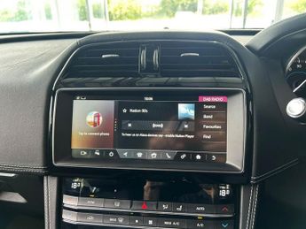 JAGUAR F-PACE 2.0 D180 R-Sport SUV 5dr Diesel Auto AWD Euro 6 (s/s) (180 ps) 1