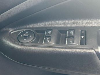 FORD KUGA 2.0 TDCi EcoBlue Zetec SUV 5dr Diesel Powershift AWD Euro 6 (s/s