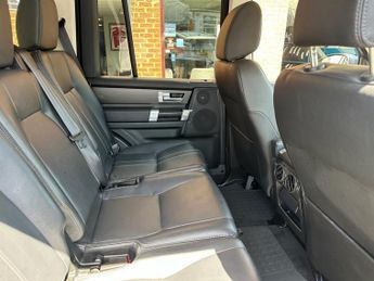 LAND ROVER DISCOVERY 4 3.0 SD V6 SE Tech SUV 5dr Diesel Auto 4WD Euro 6 (s/s) (256 bhp)