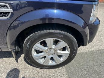LAND ROVER DISCOVERY 4 3.0 SD V6 SE Tech SUV 5dr Diesel Auto 4WD Euro 6 (s/s) (256 bhp)