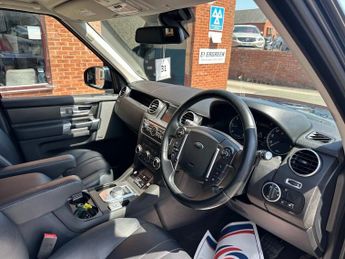 LAND ROVER DISCOVERY 4 3.0 SD V6 SE Tech SUV 5dr Diesel Auto 4WD Euro 6 (s/s) (256 bhp)