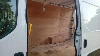 IVECO DAILY 2.3D HPI 14V 35S 3520 Panel Van 5dr Diesel HiMatic MWB H2 Euro 6