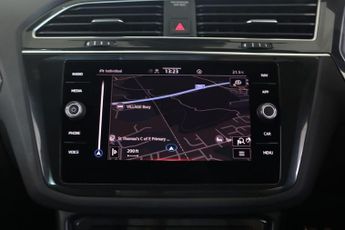 VOLKSWAGEN TIGUAN 1.5 TSI R-Line DSG Euro 6 (s/s) 5dr
