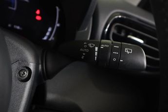 TOYOTA YARIS 1.5 VVT-h Design E-CVT Euro 6 (s/s) 5dr