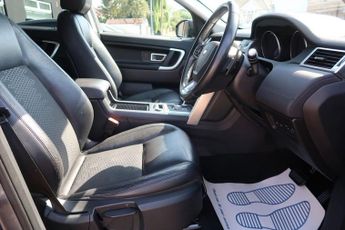LAND ROVER DISCOVERY SPORT 2.0 TD4 SE Tech SUV 5dr Diesel Auto 4WD Euro 6 (s/s) (180 ps)