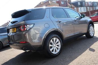 LAND ROVER DISCOVERY SPORT 2.0 TD4 SE Tech SUV 5dr Diesel Auto 4WD Euro 6 (s/s) (180 ps)
