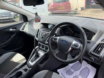 FORD FOCUS 1.6 Zetec Hatchback 5dr Petrol Powershift Euro 5 (125 ps)