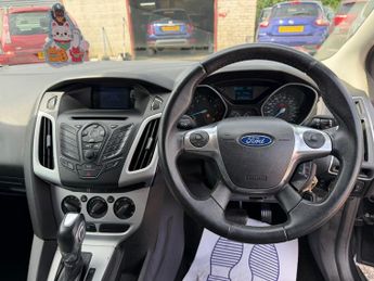 FORD FOCUS 1.6 Zetec Hatchback 5dr Petrol Powershift Euro 5 (125 ps)