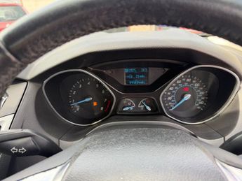 FORD FOCUS 1.6 Zetec Hatchback 5dr Petrol Powershift Euro 5 (125 ps)