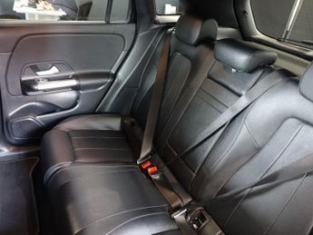 MERCEDES-BENZ EQA EQA 250 66.5kWh Sport SUV 5dr Electric Auto (190 ps)