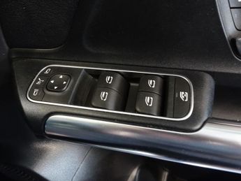MERCEDES-BENZ EQA EQA 250 66.5kWh Sport SUV 5dr Electric Auto (190 ps)