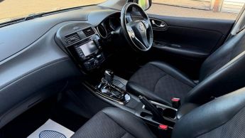 NISSAN PULSAR 1.2 DIG-T N-Connecta Hatchback 5dr Petrol XTRON Euro 6 (s/s) (11