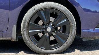 NISSAN PULSAR 1.2 DIG-T N-Connecta Hatchback 5dr Petrol XTRON Euro 6 (s/s) (11