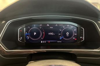 VOLKSWAGEN TIGUAN 2.0 TDI R-Line Tech SUV 5dr Diesel DSG Euro 6 (s/s) (150 ps) Pan