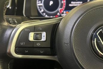 VOLKSWAGEN GOLF 2.0 TDI GTD Hatchback 5dr Diesel DSG Euro 6 (s/s) (184 ps) Front