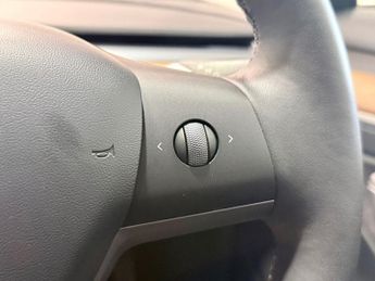 TESLA Model 3 (Dual Motor) Long Range Saloon 4dr Electric Auto 4WDE (346 ps)