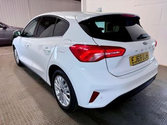 FORD FOCUS 1.0T EcoBoost Titanium Hatchback 5dr Petrol Auto Euro 6 (s/s) (1