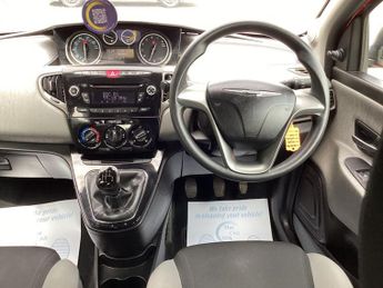CHRYSLER YPSILON 1.2 S Hatchback 5dr Petrol Manual Euro 5 (s/s) (69 bhp)