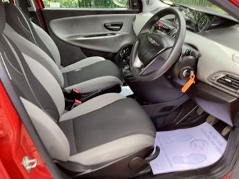 CHRYSLER YPSILON 1.2 S Hatchback 5dr Petrol Manual Euro 5 (s/s) (69 bhp)